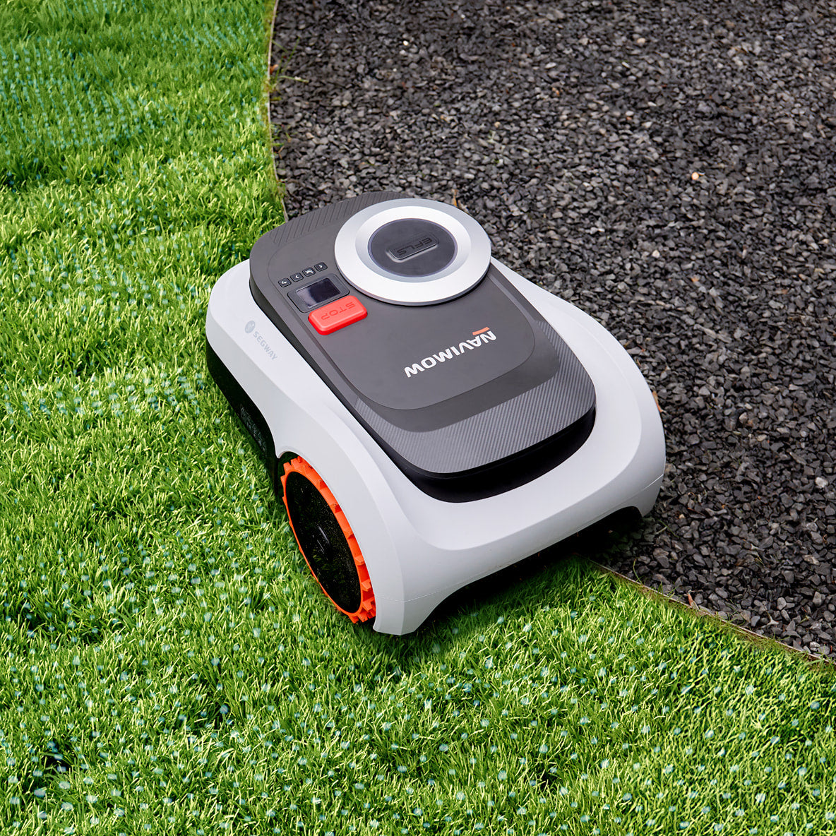 <p>Ger rena, jämna kanter längs staket och väggar.</p>