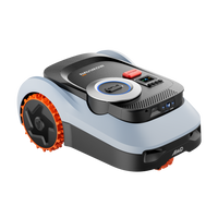 Navimow i105E robotgräsklippare klipper gräsmattan på ett mycket effektivt sätt.